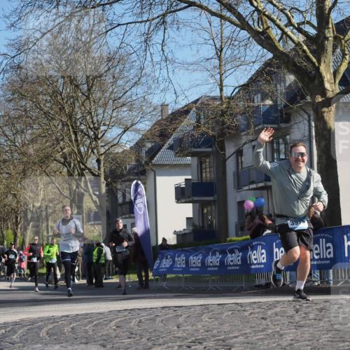 06.04.2025 - 44. Internationalen Wilhelmsburger Insellauf Luisa Fischer http://msf.ph/oto/7572869 06.04.2025 10:41:25 Ziel 3432, 13, 5204, 397 meine-sportfotos.de