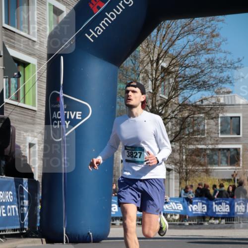 06.04.2025 - 44. Internationalen Wilhelmsburger Insellauf A. Gomolzig http://msf.ph/oto/7572875 06.04.2025 10:43:25 Ziel 3158, 3706, 3821, 3827, 4395 meine-sportfotos.de