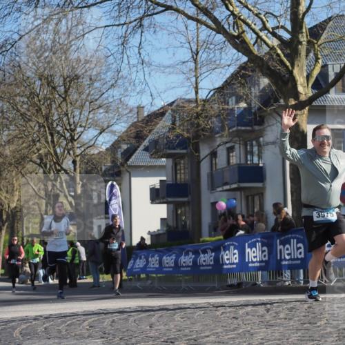 06.04.2025 - 44. Internationalen Wilhelmsburger Insellauf Luisa Fischer http://msf.ph/oto/7572901 06.04.2025 10:41:26 Ziel 3432, 3975, 5204 meine-sportfotos.de