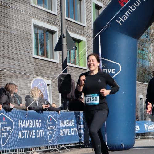 06.04.2025 - 44. Internationalen Wilhelmsburger Insellauf A. Gomolzig http://msf.ph/oto/7572908 06.04.2025 10:43:22 Ziel 3158, 3706, 3717, 3827, 4395, 4614 meine-sportfotos.de