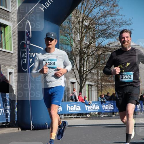 06.04.2025 - 44. Internationalen Wilhelmsburger Insellauf A. Gomolzig http://msf.ph/oto/7572969 06.04.2025 10:43:09 Ziel 3281, 3466, 3484, 3512, 3532, 3743, 3927, 4181, 4613 meine-sportfotos.de