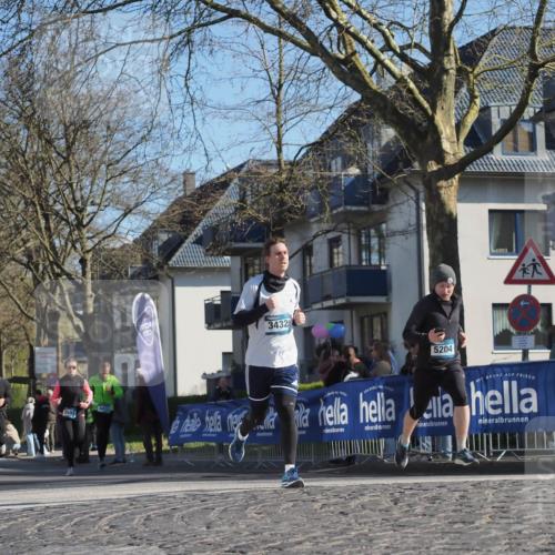 06.04.2025 - 44. Internationalen Wilhelmsburger Insellauf Luisa Fischer http://msf.ph/oto/7572983 06.04.2025 10:41:28 Ziel 4412, 3412, 13, 3432, 5204 meine-sportfotos.de