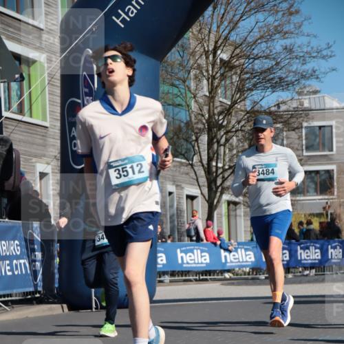06.04.2025 - 44. Internationalen Wilhelmsburger Insellauf A. Gomolzig http://msf.ph/oto/7573002 06.04.2025 10:43:08 Ziel 3281, 3466, 3484, 3512, 3532, 3743, 3927, 4181, 4613 meine-sportfotos.de