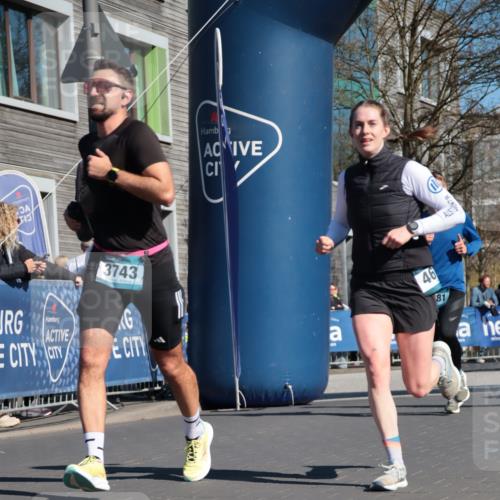 06.04.2025 - 44. Internationalen Wilhelmsburger Insellauf A. Gomolzig http://msf.ph/oto/7573058 06.04.2025 10:43:04 Ziel 3281, 3307, 3466, 3484, 3512, 3532, 3743, 3927, 4181, 4613 meine-sportfotos.de