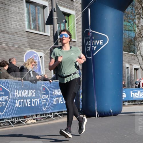 06.04.2025 - 44. Internationalen Wilhelmsburger Insellauf A. Gomolzig http://msf.ph/oto/7573117 06.04.2025 10:43:01 Ziel 3281, 3307, 3324, 3743, 3927, 4181, 4613 meine-sportfotos.de