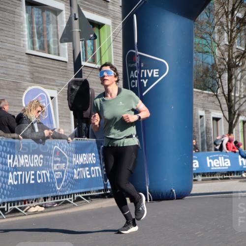 06.04.2025 - 44. Internationalen Wilhelmsburger Insellauf A. Gomolzig http://msf.ph/oto/7573122 06.04.2025 10:43:00 Ziel 3307, 3324, 3743, 3927, 4181, 4613 meine-sportfotos.de