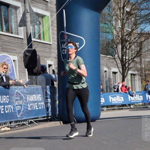 06.04.2025 - 44. Internationalen Wilhelmsburger Insellauf A. Gomolzig http://msf.ph/oto/7573131 06.04.2025 10:43:00 Ziel 3307, 3324, 3743, 3927, 4181, 4613 meine-sportfotos.de