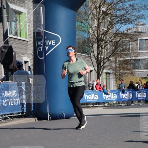 06.04.2025 - 44. Internationalen Wilhelmsburger Insellauf A. Gomolzig http://msf.ph/oto/7573144 06.04.2025 10:43:00 Ziel 3307, 3324, 3743, 3927, 4181, 4613 meine-sportfotos.de