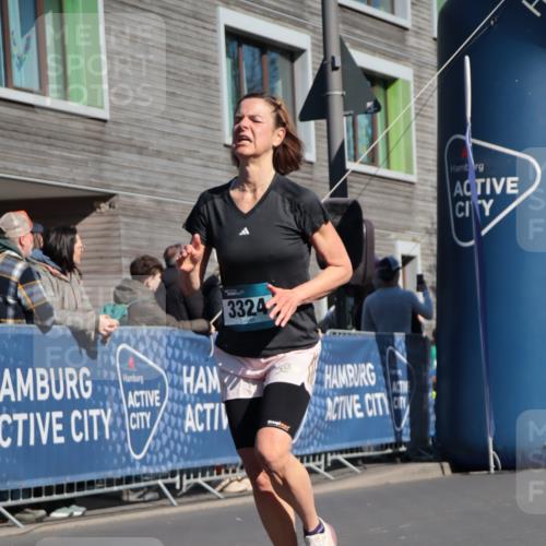 06.04.2025 - 44. Internationalen Wilhelmsburger Insellauf A. Gomolzig http://msf.ph/oto/7573146 06.04.2025 10:42:57 Ziel 3307, 3324, 4002, 4399, 4487 meine-sportfotos.de