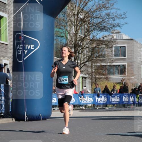 06.04.2025 - 44. Internationalen Wilhelmsburger Insellauf A. Gomolzig http://msf.ph/oto/7573187 06.04.2025 10:42:56 Ziel 3307, 3324, 4002, 4185, 4399, 4487 meine-sportfotos.de