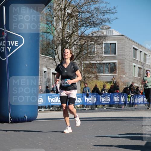 06.04.2025 - 44. Internationalen Wilhelmsburger Insellauf A. Gomolzig http://msf.ph/oto/7573196 06.04.2025 10:42:56 Ziel 3307, 3324, 4002, 4185, 4399, 4487 meine-sportfotos.de