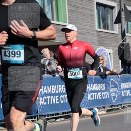 06.04.2025 - 44. Internationalen Wilhelmsburger Insellauf A. Gomolzig http://msf.ph/oto/7573220 06.04.2025 10:42:54 Ziel 3324, 4002, 4185, 4399, 4487 meine-sportfotos.de