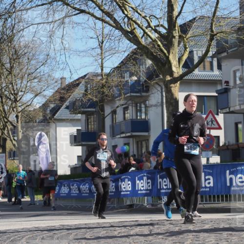 06.04.2025 - 44. Internationalen Wilhelmsburger Insellauf Luisa Fischer http://msf.ph/oto/7573222 06.04.2025 10:41:35 Ziel 4566, 4115, 3941, 16, 3890 meine-sportfotos.de