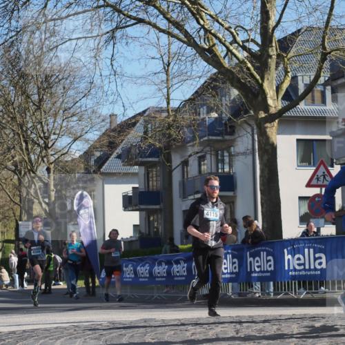 06.04.2025 - 44. Internationalen Wilhelmsburger Insellauf Luisa Fischer http://msf.ph/oto/7573252 06.04.2025 10:41:36 Ziel 4566, 3941, 4115, 3446 meine-sportfotos.de