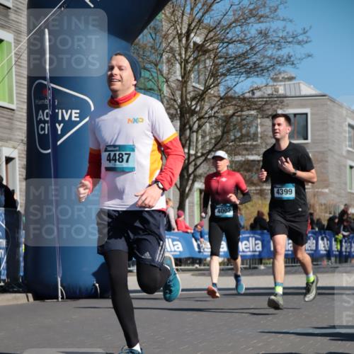 06.04.2025 - 44. Internationalen Wilhelmsburger Insellauf A. Gomolzig http://msf.ph/oto/7573254 06.04.2025 10:42:52 Ziel 3009, 3324, 4002, 4185, 4399, 4487 meine-sportfotos.de