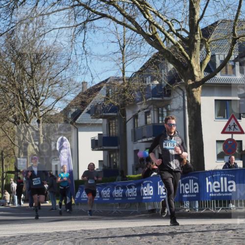 06.04.2025 - 44. Internationalen Wilhelmsburger Insellauf Luisa Fischer http://msf.ph/oto/7573262 06.04.2025 10:41:36 Ziel 4115, 4566, 3941 meine-sportfotos.de