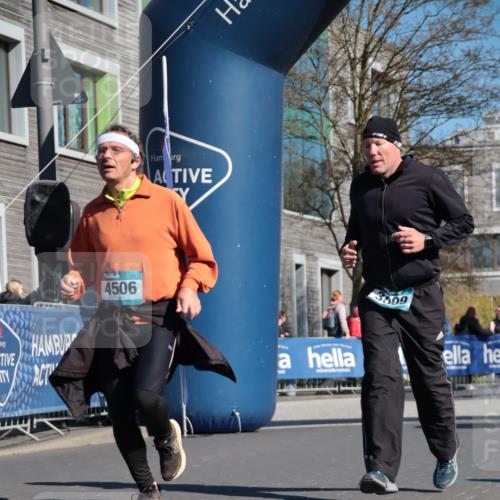 06.04.2025 - 44. Internationalen Wilhelmsburger Insellauf A. Gomolzig http://msf.ph/oto/7573296 06.04.2025 10:42:46 Ziel 3009, 3563, 4185, 4487, 4506 meine-sportfotos.de