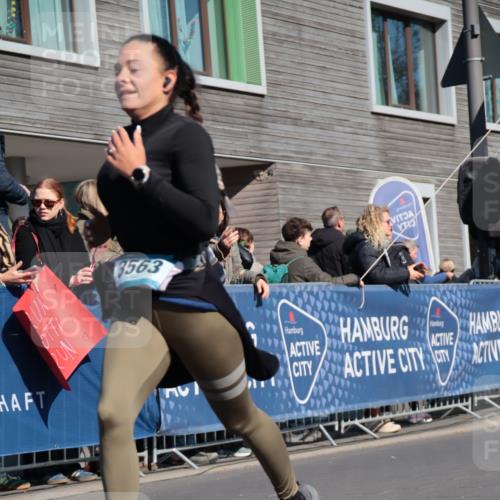06.04.2025 - 44. Internationalen Wilhelmsburger Insellauf A. Gomolzig http://msf.ph/oto/7573318 06.04.2025 10:42:44 Ziel 3009, 3563, 4506 meine-sportfotos.de