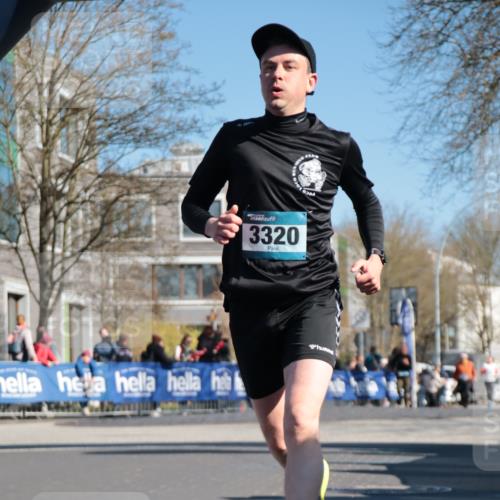06.04.2025 - 44. Internationalen Wilhelmsburger Insellauf A. Gomolzig http://msf.ph/oto/7573358 06.04.2025 10:42:35 Ziel 3320, 3903, 4297, 4458 meine-sportfotos.de