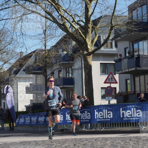 06.04.2025 - 44. Internationalen Wilhelmsburger Insellauf Luisa Fischer http://msf.ph/oto/7573360 06.04.2025 10:41:38 Ziel 4566, 4566, 3941 meine-sportfotos.de