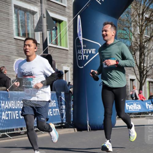 06.04.2025 - 44. Internationalen Wilhelmsburger Insellauf A. Gomolzig http://msf.ph/oto/7573383 06.04.2025 10:42:29 Ziel 3320, 3503, 3903, 4240, 4297, 4458 meine-sportfotos.de