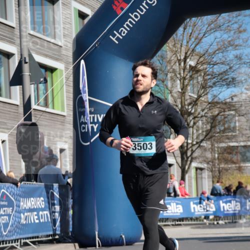 06.04.2025 - 44. Internationalen Wilhelmsburger Insellauf A. Gomolzig http://msf.ph/oto/7573409 06.04.2025 10:42:26 Ziel 3503, 3903, 4240, 4458 meine-sportfotos.de