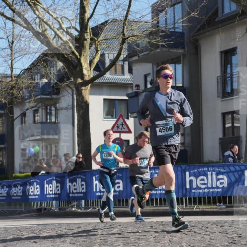 06.04.2025 - 44. Internationalen Wilhelmsburger Insellauf Luisa Fischer http://msf.ph/oto/7573425 06.04.2025 10:41:39 Ziel 3308, 3941, 4566, 4566 meine-sportfotos.de