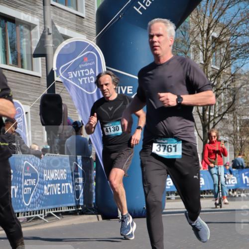 06.04.2025 - 44. Internationalen Wilhelmsburger Insellauf A. Gomolzig http://msf.ph/oto/7573545 06.04.2025 10:42:11 Ziel 3238, 3478, 3629, 3751, 3761, 4130, 4350, 4581, 5065, 5111 meine-sportfotos.de