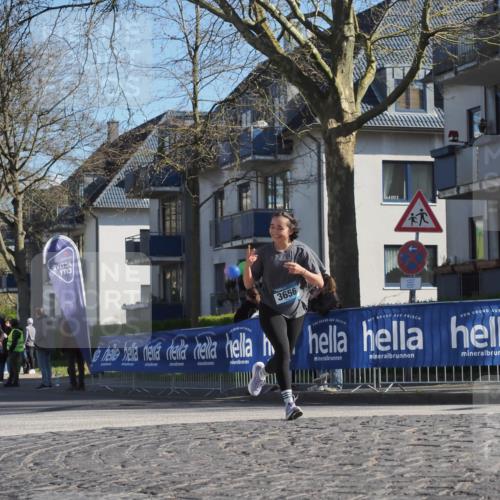 06.04.2025 - 44. Internationalen Wilhelmsburger Insellauf Luisa Fischer http://msf.ph/oto/7573547 06.04.2025 10:41:46 Ziel 3656, 3093 meine-sportfotos.de