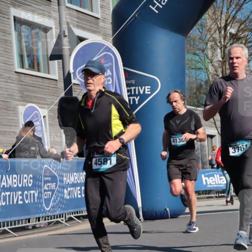 06.04.2025 - 44. Internationalen Wilhelmsburger Insellauf A. Gomolzig http://msf.ph/oto/7573555 06.04.2025 10:42:11 Ziel 3238, 3478, 3629, 3751, 3761, 4130, 4350, 4581, 5065, 5111 meine-sportfotos.de