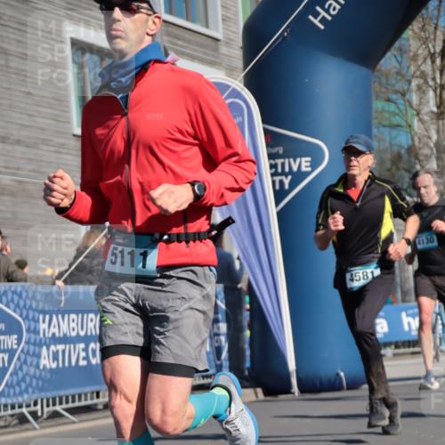 06.04.2025 - 44. Internationalen Wilhelmsburger Insellauf A. Gomolzig http://msf.ph/oto/7573571 06.04.2025 10:42:10 Ziel 3751, 3761, 4130, 4350, 4366, 4581, 5111 meine-sportfotos.de