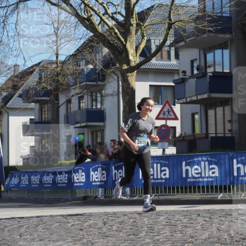 06.04.2025 - 44. Internationalen Wilhelmsburger Insellauf Luisa Fischer http://msf.ph/oto/7573579 06.04.2025 10:41:46 Ziel 093, 3656 meine-sportfotos.de