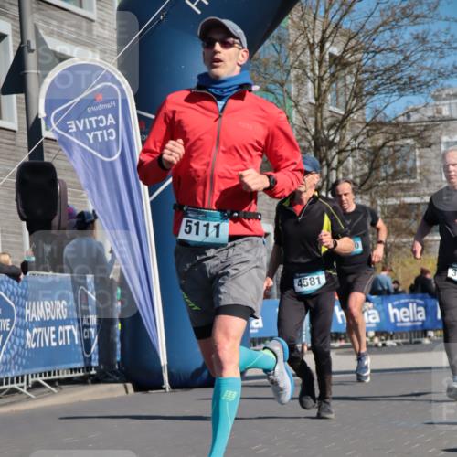 06.04.2025 - 44. Internationalen Wilhelmsburger Insellauf A. Gomolzig http://msf.ph/oto/7573583 06.04.2025 10:42:10 Ziel 3751, 3761, 4130, 4350, 4366, 4581, 5111 meine-sportfotos.de