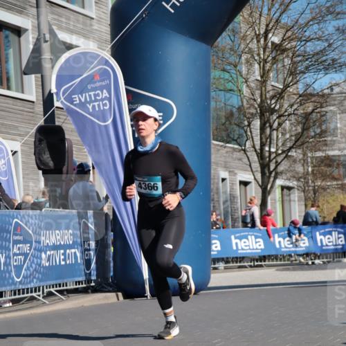 06.04.2025 - 44. Internationalen Wilhelmsburger Insellauf A. Gomolzig http://msf.ph/oto/7573645 06.04.2025 10:42:05 Ziel 3093, 3744, 3761, 4366, 4581, 5111 meine-sportfotos.de