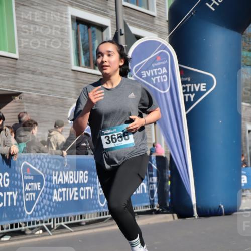 06.04.2025 - 44. Internationalen Wilhelmsburger Insellauf A. Gomolzig http://msf.ph/oto/7573683 06.04.2025 10:41:55 Ziel 3093, 3308, 3656, 3744, 3941 meine-sportfotos.de