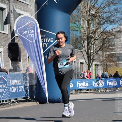 06.04.2025 - 44. Internationalen Wilhelmsburger Insellauf A. Gomolzig http://msf.ph/oto/7573710 06.04.2025 10:41:54 Ziel 3093, 3308, 3656, 3744, 3941 meine-sportfotos.de