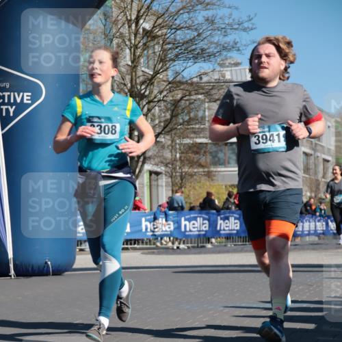 06.04.2025 - 44. Internationalen Wilhelmsburger Insellauf A. Gomolzig http://msf.ph/oto/7573727 06.04.2025 10:41:49 Ziel 3308, 3446, 3656, 3830, 3890, 3941, 4115, 4566 meine-sportfotos.de