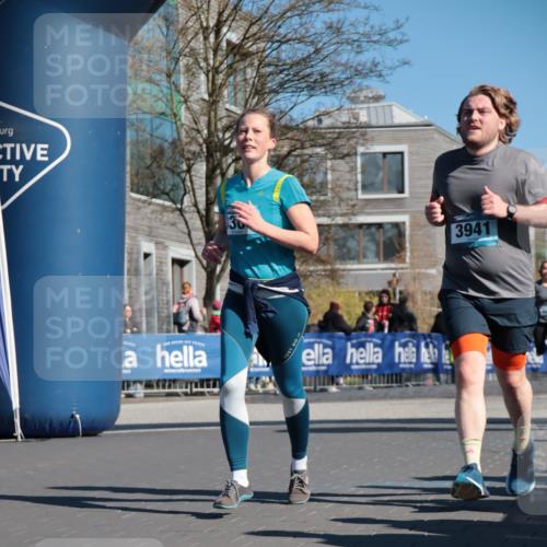 06.04.2025 - 44. Internationalen Wilhelmsburger Insellauf A. Gomolzig http://msf.ph/oto/7573743 06.04.2025 10:41:49 Ziel 3308, 3446, 3656, 3830, 3890, 3941, 4115, 4566 meine-sportfotos.de
