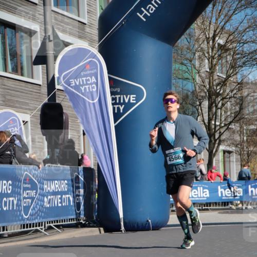 06.04.2025 - 44. Internationalen Wilhelmsburger Insellauf A. Gomolzig http://msf.ph/oto/7573759 06.04.2025 10:41:46 Ziel 3308, 3446, 3830, 3890, 3941, 4115, 4412, 4566, 4607 meine-sportfotos.de