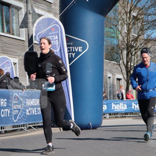 06.04.2025 - 44. Internationalen Wilhelmsburger Insellauf A. Gomolzig http://msf.ph/oto/7573811 06.04.2025 10:41:43 Ziel 3017, 3446, 3830, 3890, 3891, 4115, 4412, 4566, 4607 meine-sportfotos.de