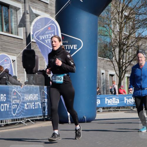 06.04.2025 - 44. Internationalen Wilhelmsburger Insellauf A. Gomolzig http://msf.ph/oto/7573816 06.04.2025 10:41:43 Ziel 3017, 3446, 3830, 3890, 3891, 4115, 4412, 4566, 4607 meine-sportfotos.de
