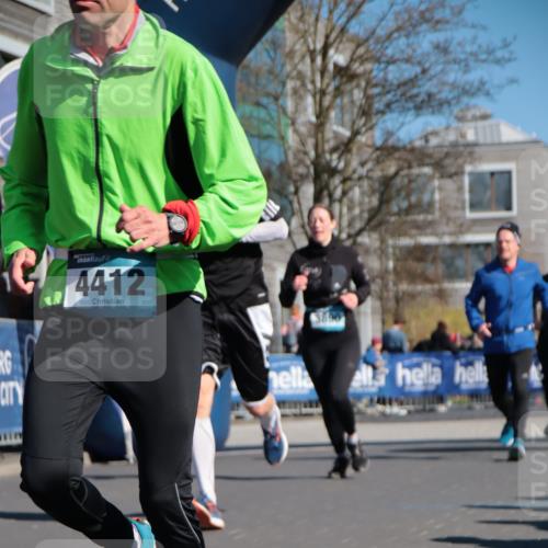 06.04.2025 - 44. Internationalen Wilhelmsburger Insellauf A. Gomolzig http://msf.ph/oto/7573848 06.04.2025 10:41:42 Ziel 3017, 3432, 3446, 3830, 3890, 3891, 4115, 4412, 4566, 4607 meine-sportfotos.de