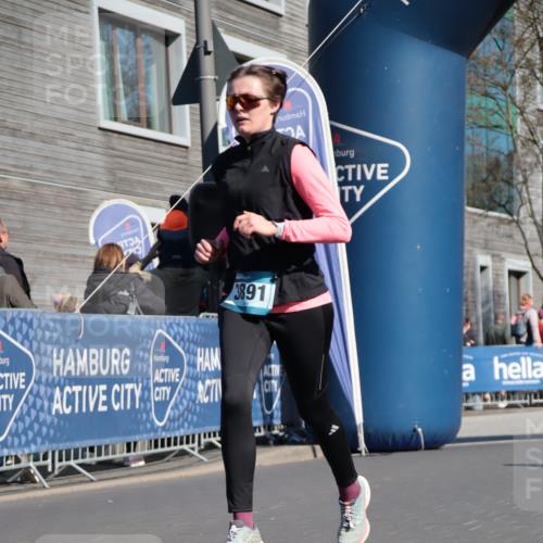 06.04.2025 - 44. Internationalen Wilhelmsburger Insellauf A. Gomolzig http://msf.ph/oto/7573887 06.04.2025 10:41:40 Ziel 3017, 3432, 3446, 3830, 3890, 3891, 4115, 4412, 4607 meine-sportfotos.de