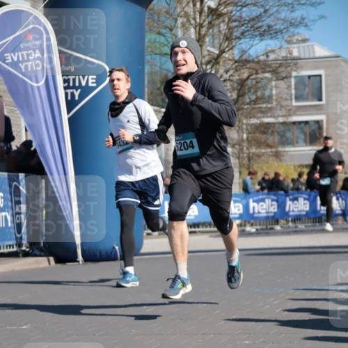 06.04.2025 - 44. Internationalen Wilhelmsburger Insellauf A. Gomolzig http://msf.ph/oto/7573932 06.04.2025 10:41:35 Ziel 3017, 3104, 3255, 3432, 3891, 3975, 4412, 5204 meine-sportfotos.de