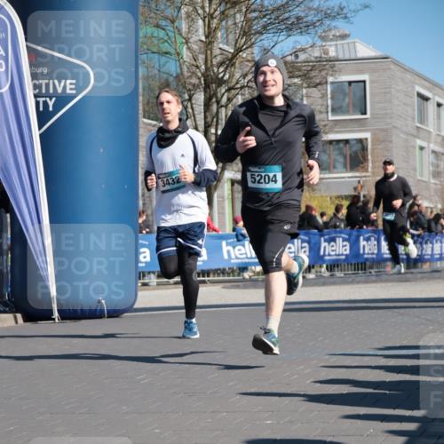 06.04.2025 - 44. Internationalen Wilhelmsburger Insellauf A. Gomolzig http://msf.ph/oto/7573942 06.04.2025 10:41:35 Ziel 3017, 3104, 3255, 3432, 3891, 3975, 4412, 5204 meine-sportfotos.de