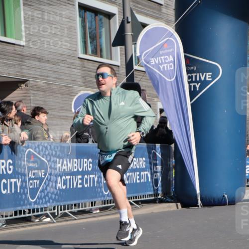 06.04.2025 - 44. Internationalen Wilhelmsburger Insellauf A. Gomolzig http://msf.ph/oto/7573968 06.04.2025 10:41:33 Ziel 3017, 3104, 3255, 3432, 3975, 5204 meine-sportfotos.de