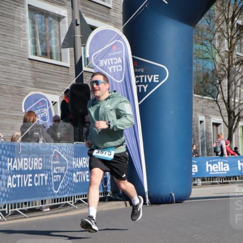 06.04.2025 - 44. Internationalen Wilhelmsburger Insellauf A. Gomolzig http://msf.ph/oto/7573977 06.04.2025 10:41:33 Ziel 3017, 3104, 3255, 3432, 3975, 5204 meine-sportfotos.de