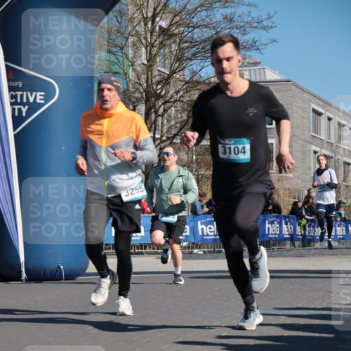 06.04.2025 - 44. Internationalen Wilhelmsburger Insellauf A. Gomolzig http://msf.ph/oto/7573992 06.04.2025 10:41:31 Ziel 3104, 3255, 3432, 3975, 5204 meine-sportfotos.de