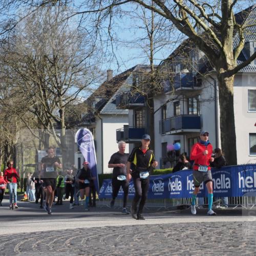 06.04.2025 - 44. Internationalen Wilhelmsburger Insellauf Luisa Fischer http://msf.ph/oto/7574070 06.04.2025 10:42:01 Ziel 200, 4130, 5111, 3761, 458 meine-sportfotos.de