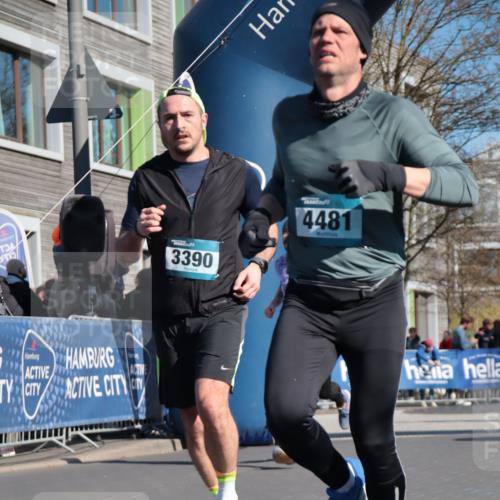 06.04.2025 - 44. Internationalen Wilhelmsburger Insellauf A. Gomolzig http://msf.ph/oto/7574170 06.04.2025 10:41:06 Ziel 3390, 3505, 3635, 4011, 4241, 4481, 4499 meine-sportfotos.de